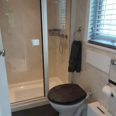 Tranquil Wood Cabin Set In A Beautiful Orchard Holiday home Penzance
