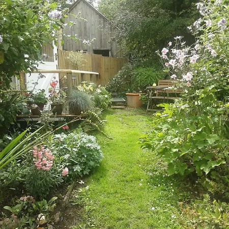 Holiday home Tranquil Wood Cabin Set In A Beautiful Orchard Penzance
